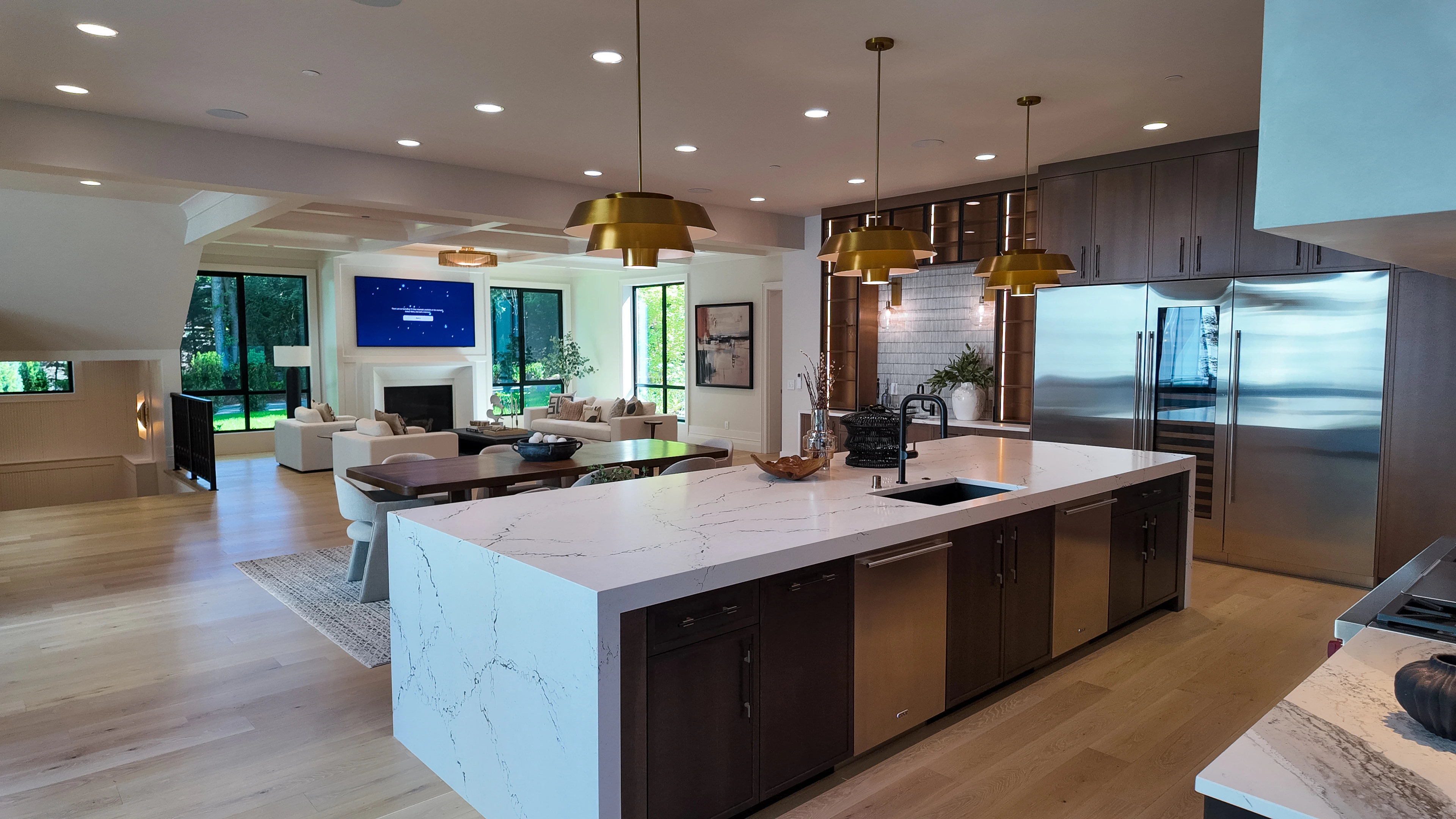 Luxury kitchen Medina WA by Go Global LLC